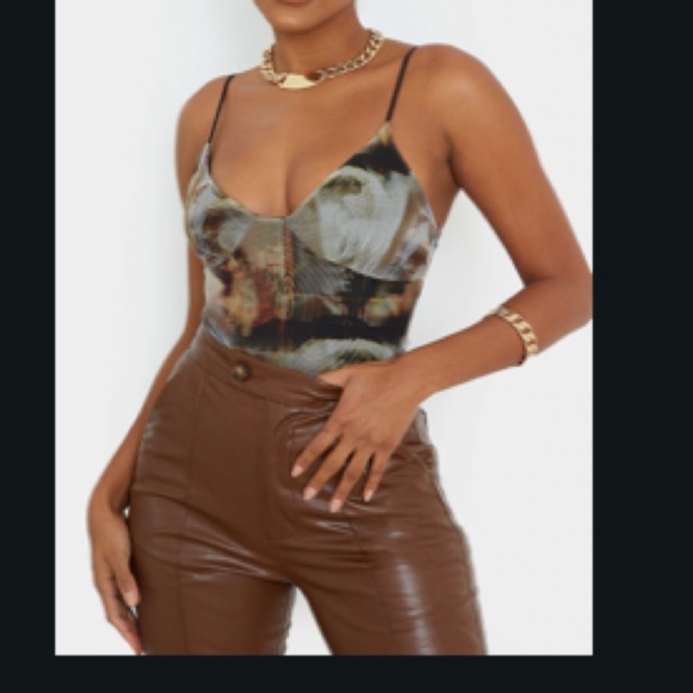 PrettyLittleThing Nude Mesh Abstract Renaissance Print Cup Detail Bodysuit !
